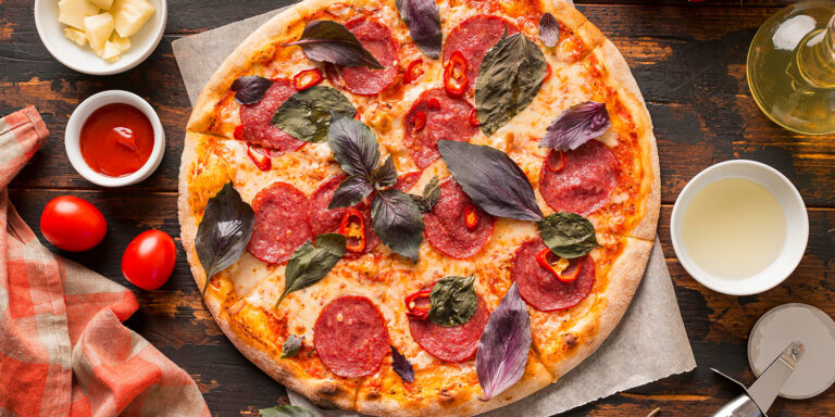 Salami Pizza